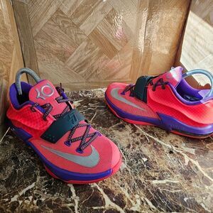 Nike GS KD  calm before the storm shoes size GS 5y women's size 6.5.      222
